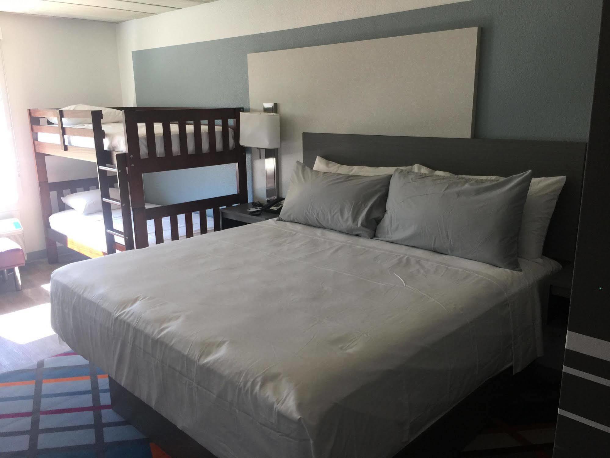 Hotel Tryp By Wyndham College Station Extérieur photo