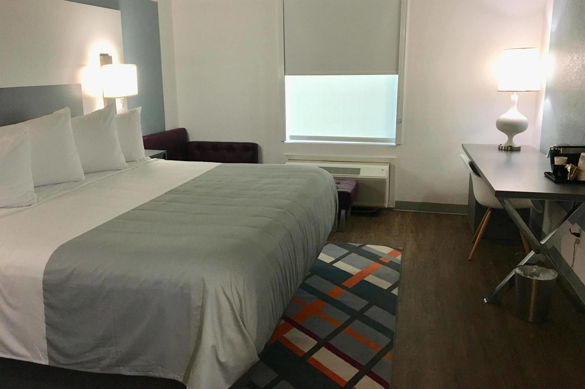 Hotel Tryp By Wyndham College Station Extérieur photo