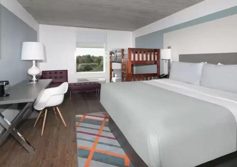 Hotel Tryp By Wyndham College Station Extérieur photo